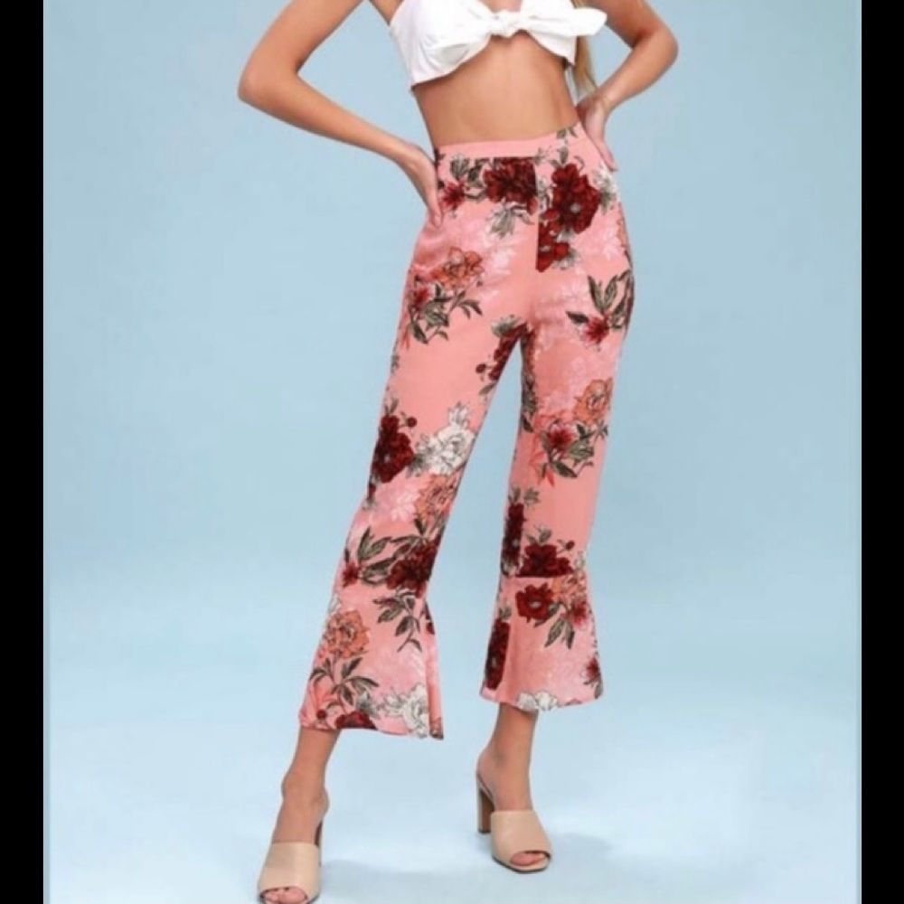 NWT BB Dakota Isabelle Revolve Sugar Coral Floral Cropped Ruffle Flared Pants - Picture 2 of 16